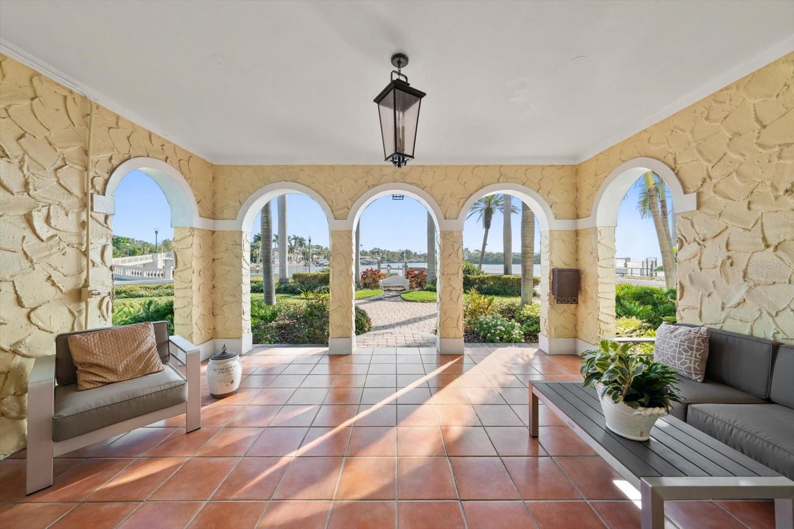 Image 7 of 76 For 2050 Coffee Pot Boulevard Ne