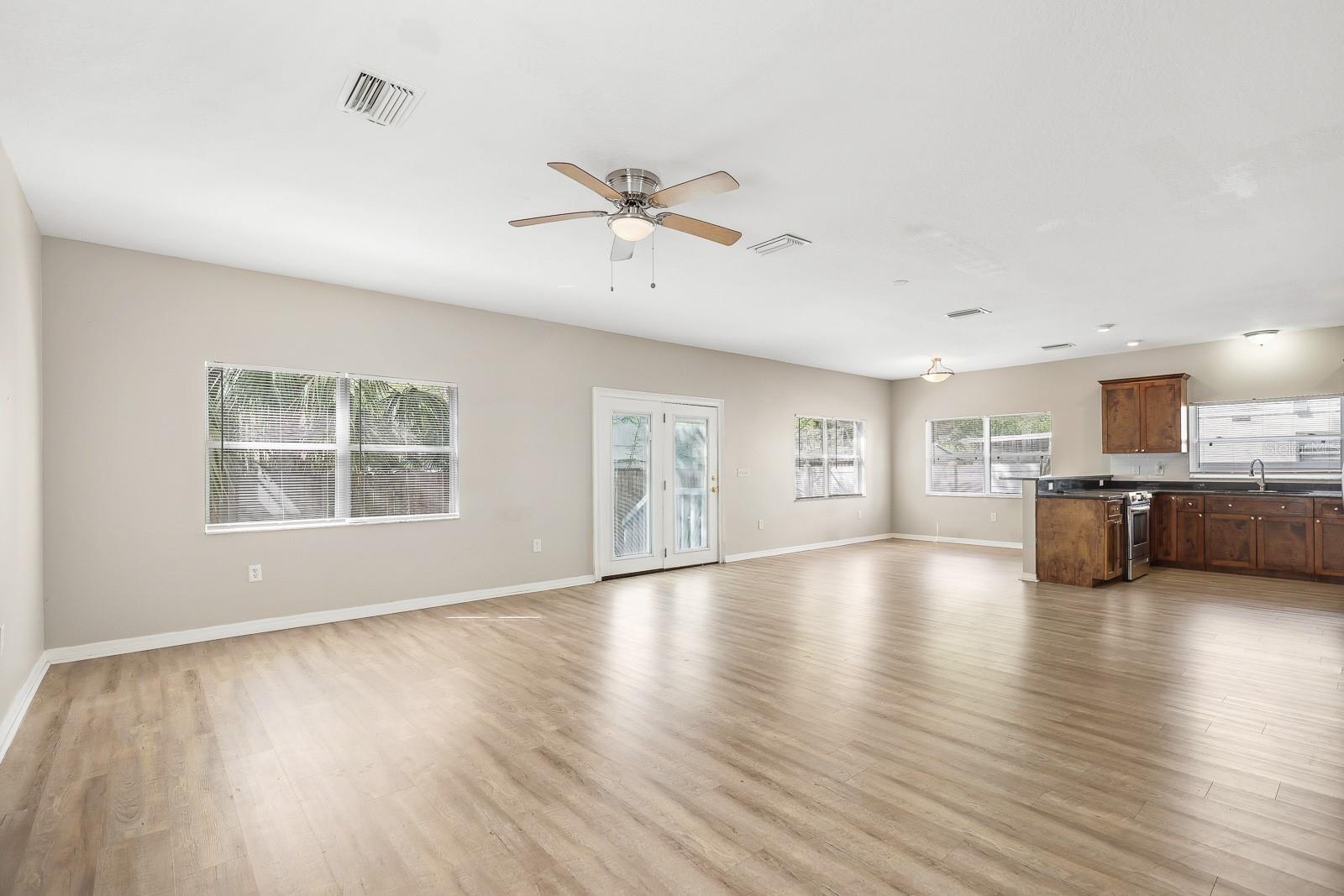 Image 6 of 26 For 3116 Hartnett Avenue