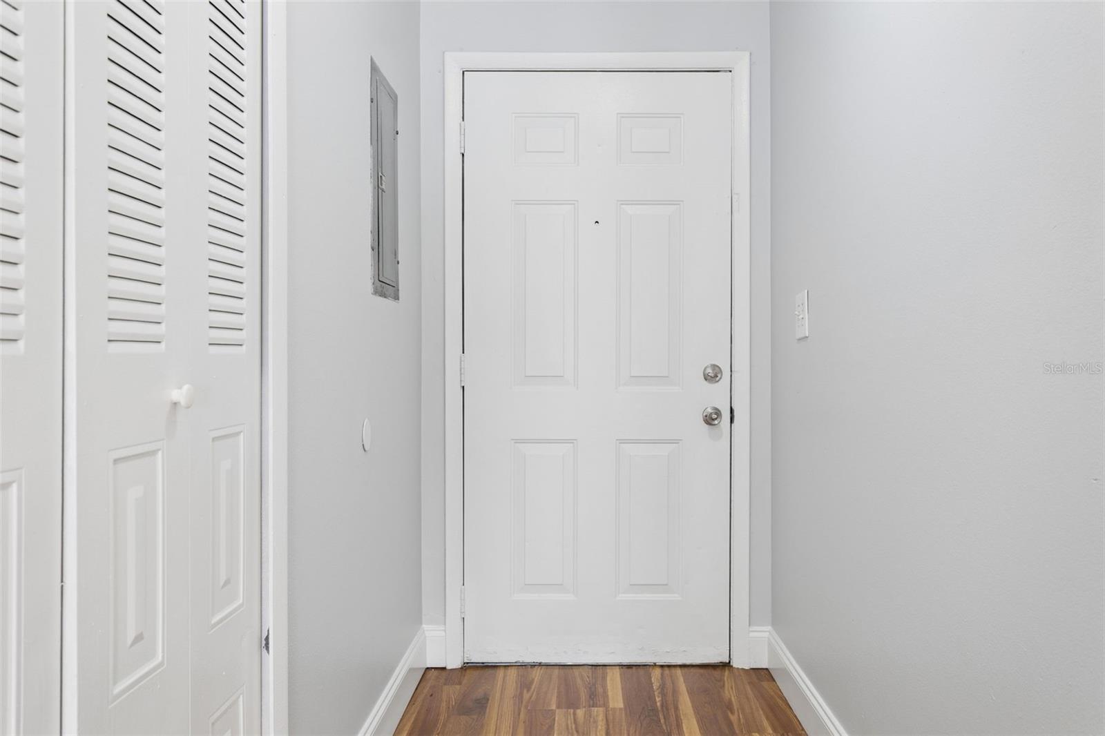 Image 4 of 50 For 10307 Councils Way