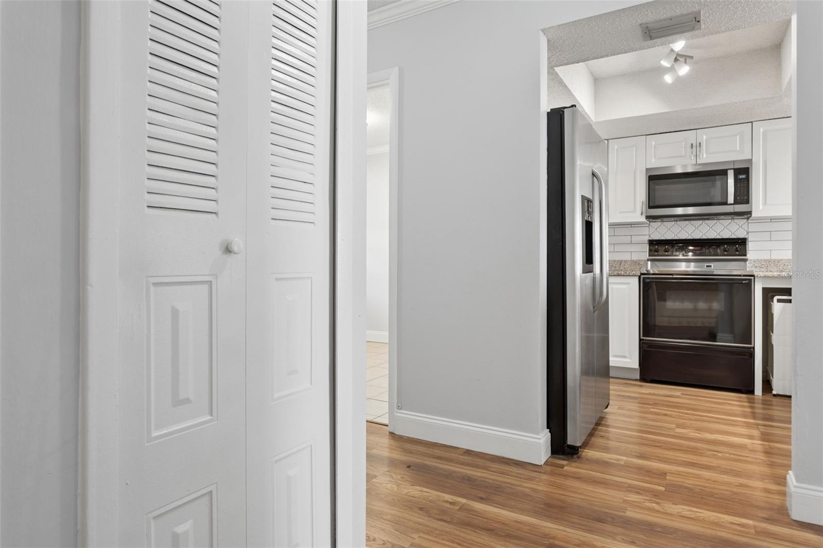 Image 7 of 50 For 10307 Councils Way