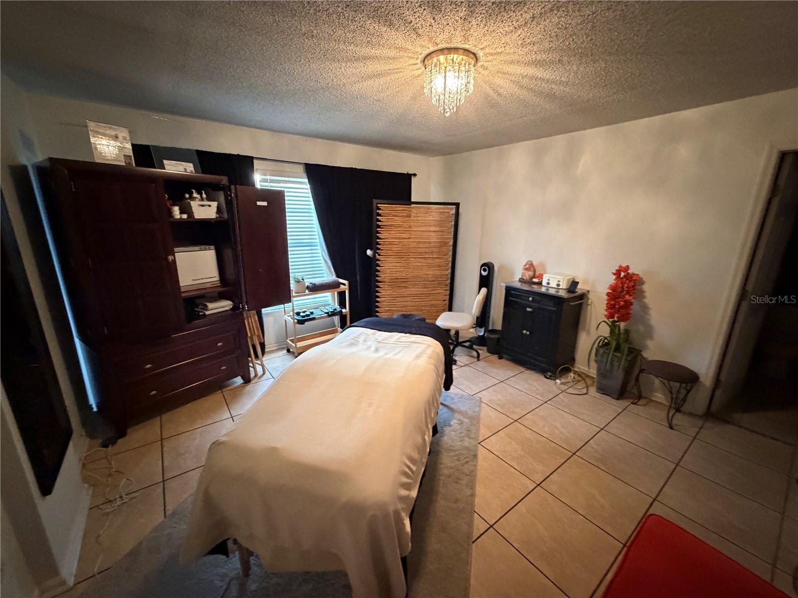 Image 21 of 22 For 2001 Kennedy Boulevard