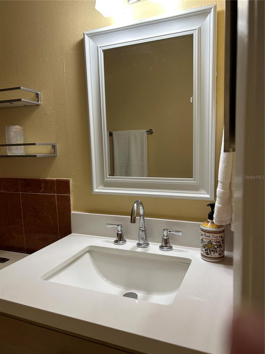 Image 25 of 39 For 929 Gulf Boulevard 55