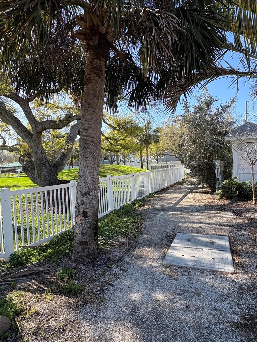 Image 33 of 39 For 929 Gulf Boulevard 55