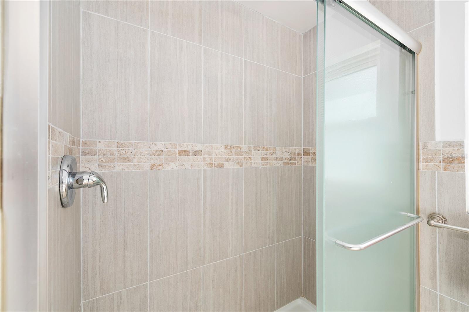 Image 21 of 48 For 1048 Charles Street