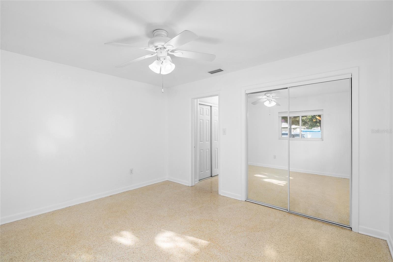 Image 23 of 48 For 1048 Charles Street