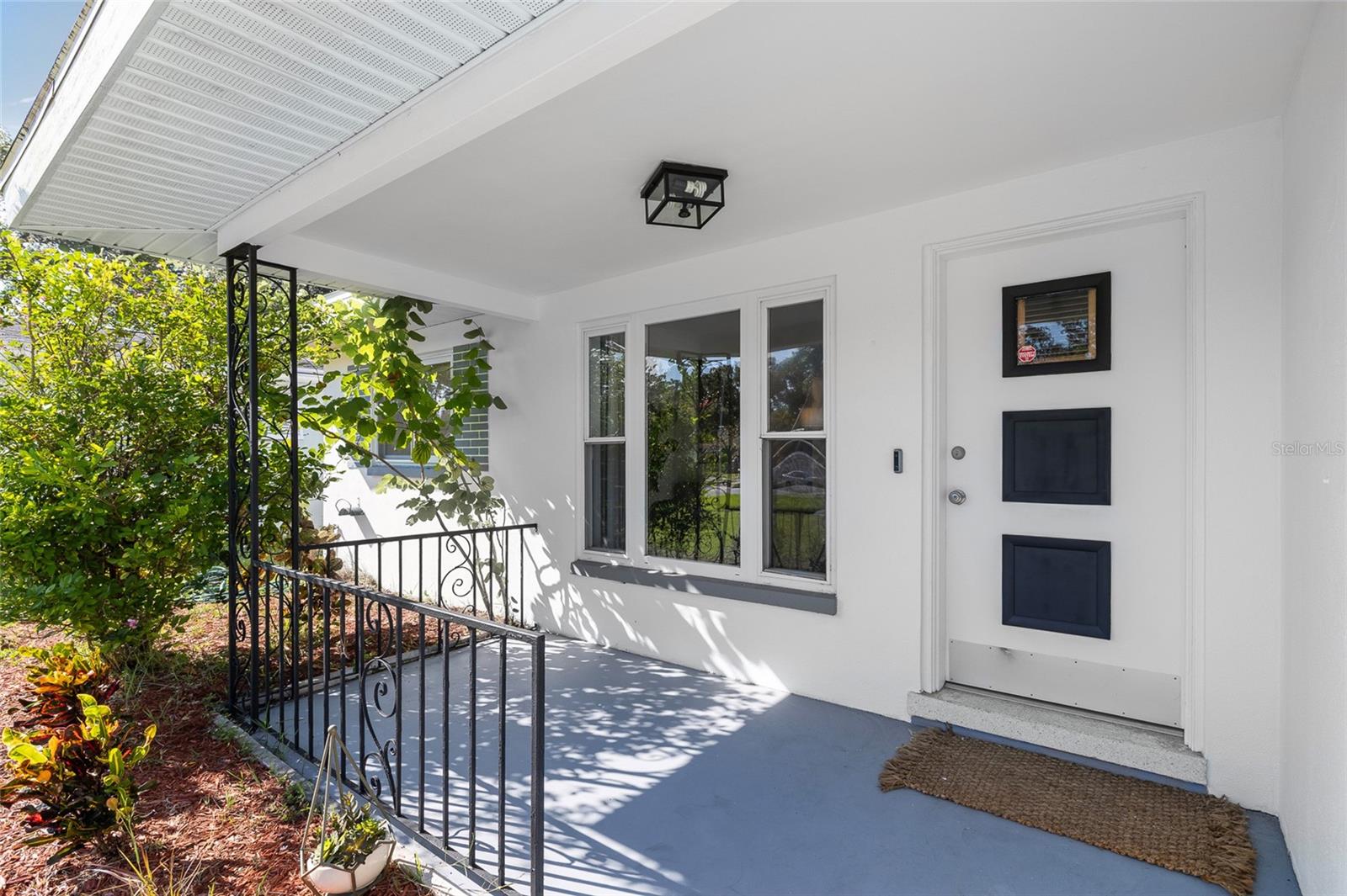 Image 4 of 48 For 1048 Charles Street