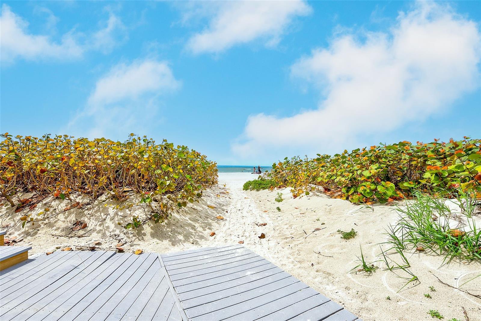 Image 11 of 53 For 19530 Gulf Boulevard 2b