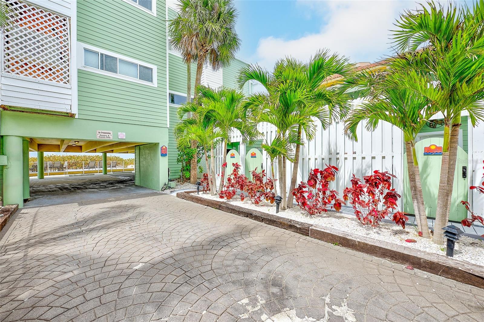 Image 16 of 53 For 19530 Gulf Boulevard 2b