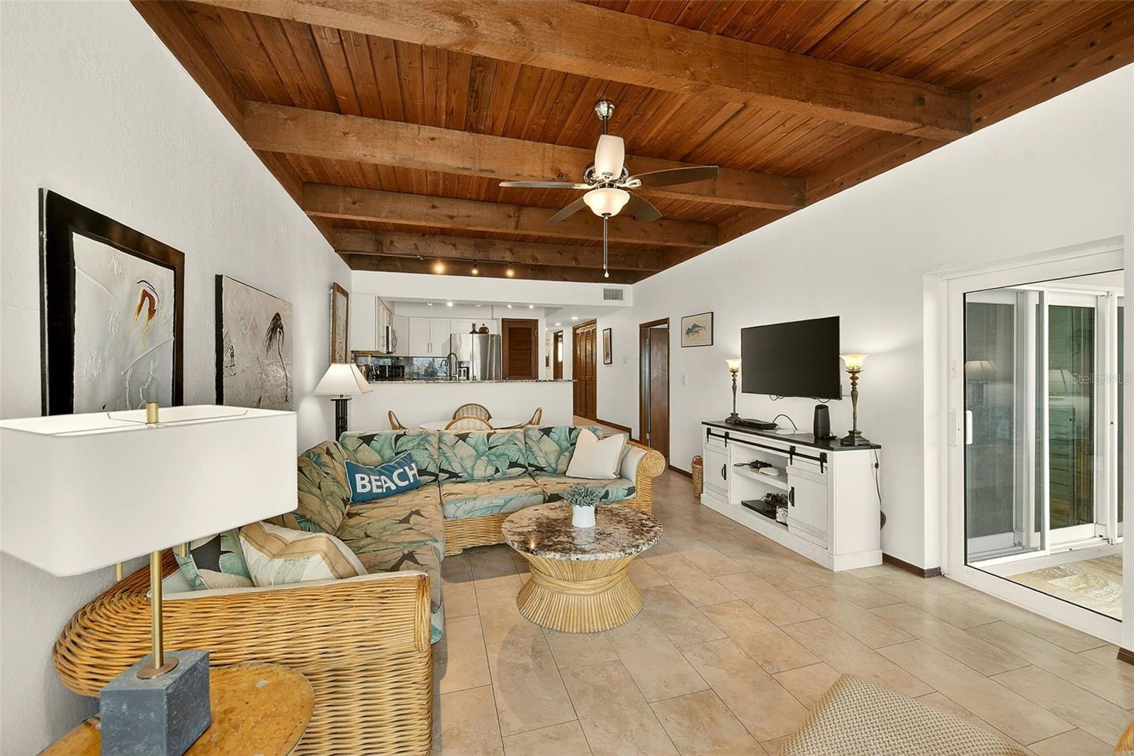 Image 20 of 53 For 19530 Gulf Boulevard 2b