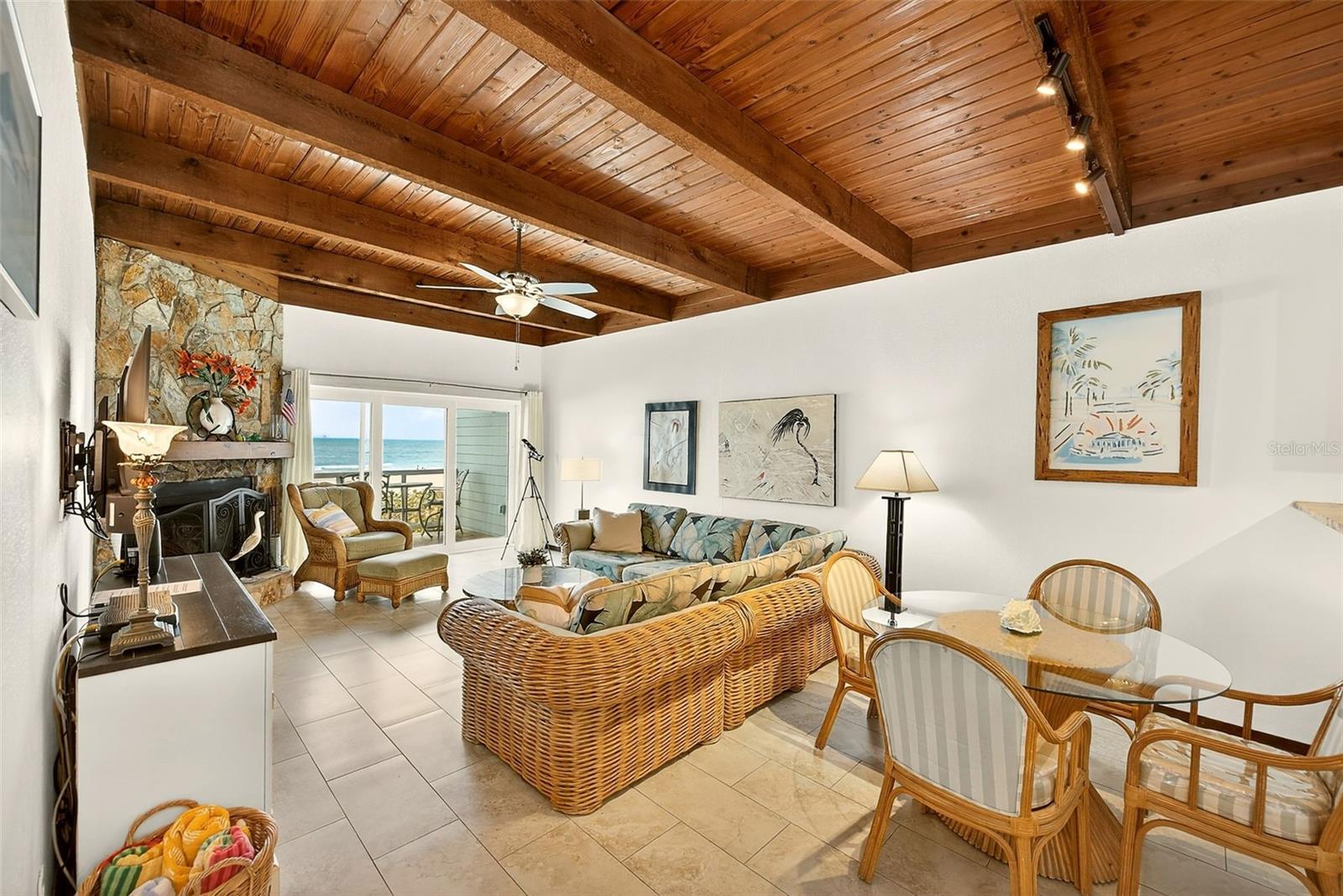 Image 31 of 53 For 19530 Gulf Boulevard 2b