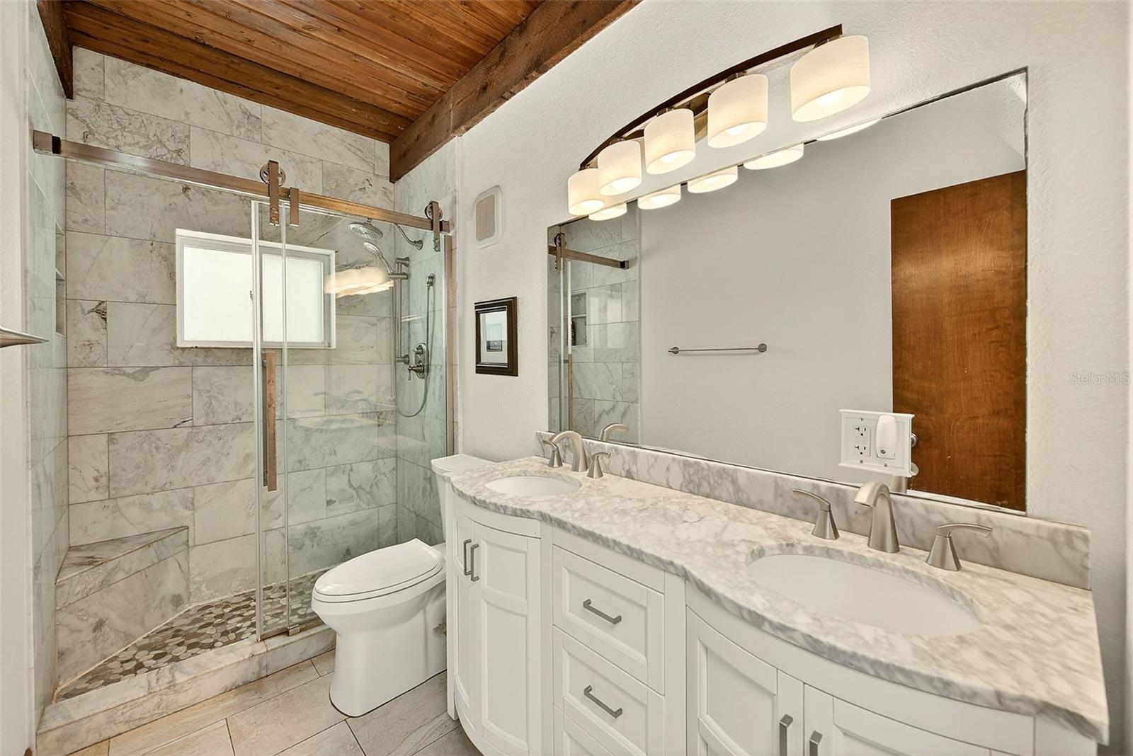 Image 41 of 53 For 19530 Gulf Boulevard 2b