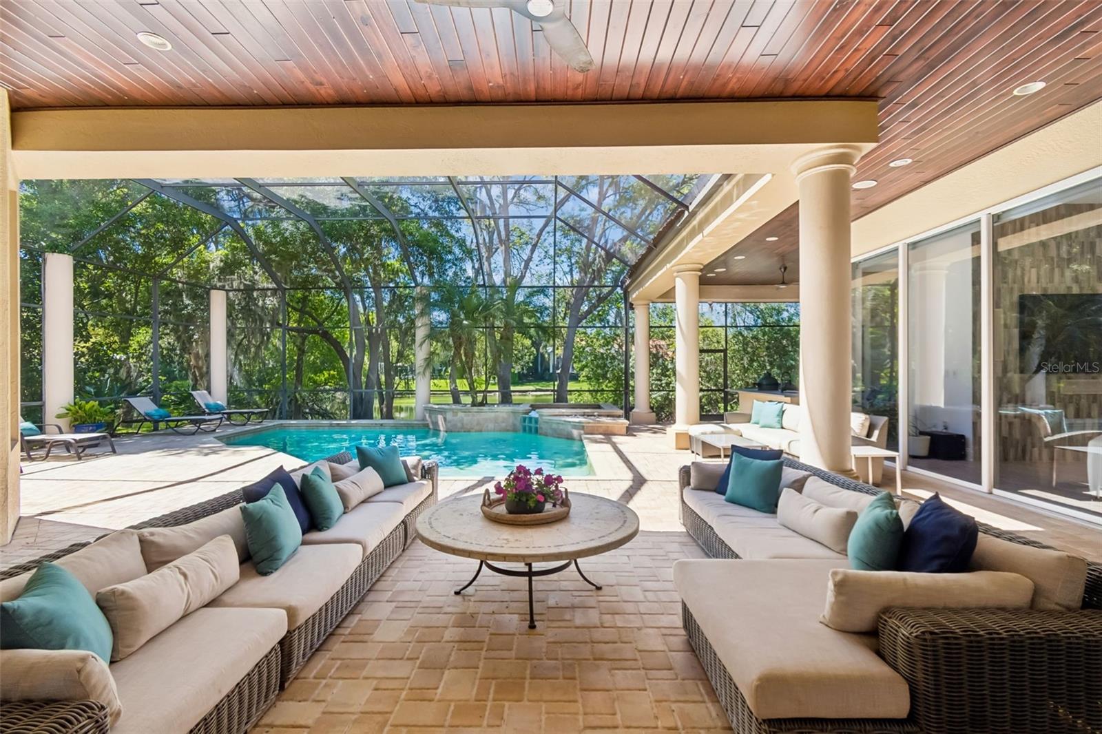 Listing photo id 0 for 17008 Madres De Avila