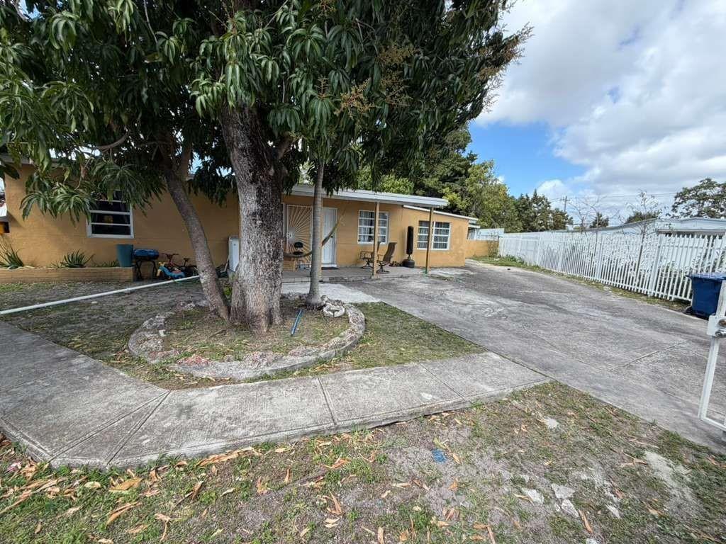 Image 6 of 45 For 9590 33rd Avenue