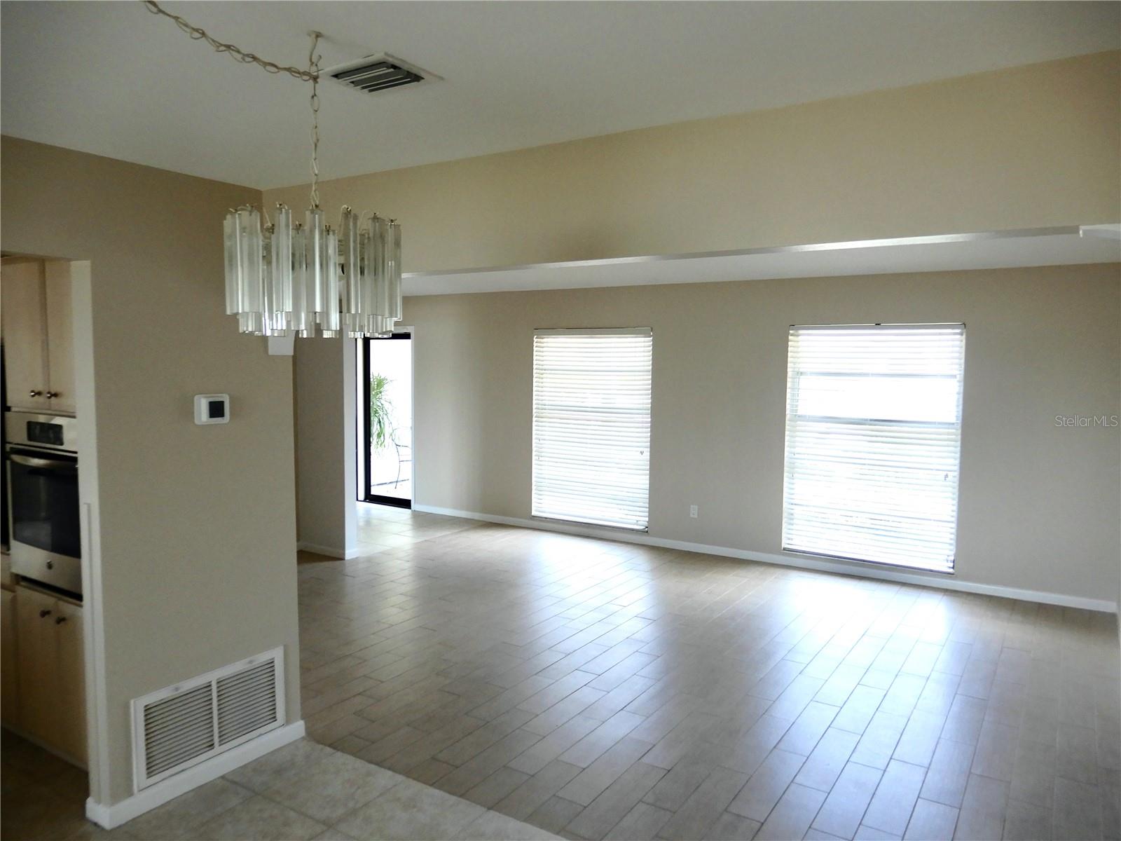 Image 11 of 26 For 337 1st Street W