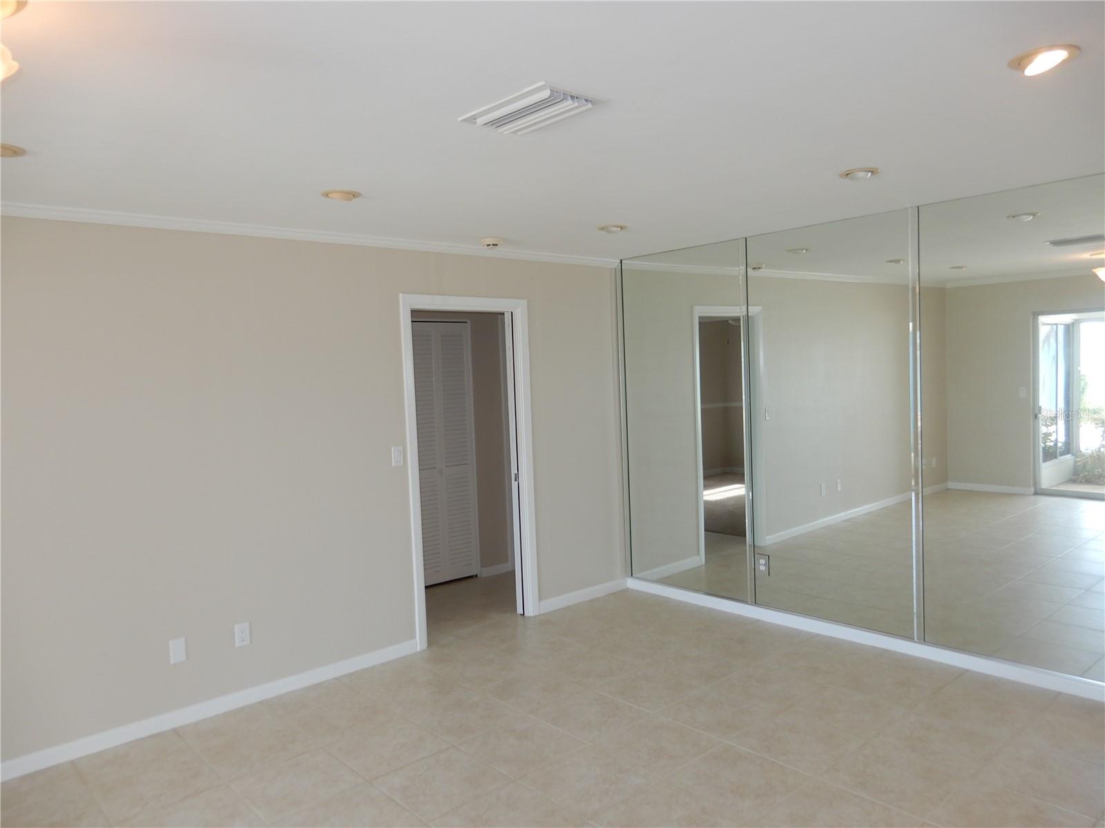 Image 12 of 26 For 337 1st Street W