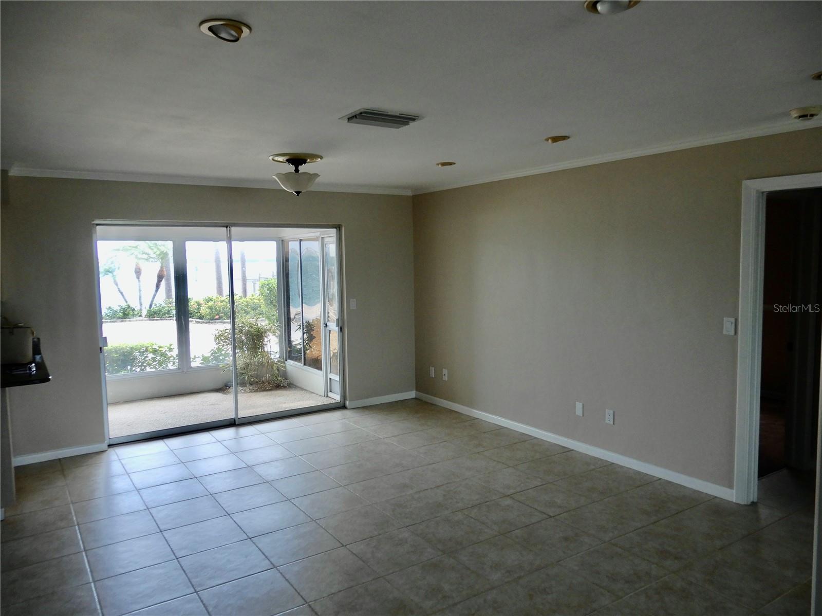 Image 13 of 26 For 337 1st Street W