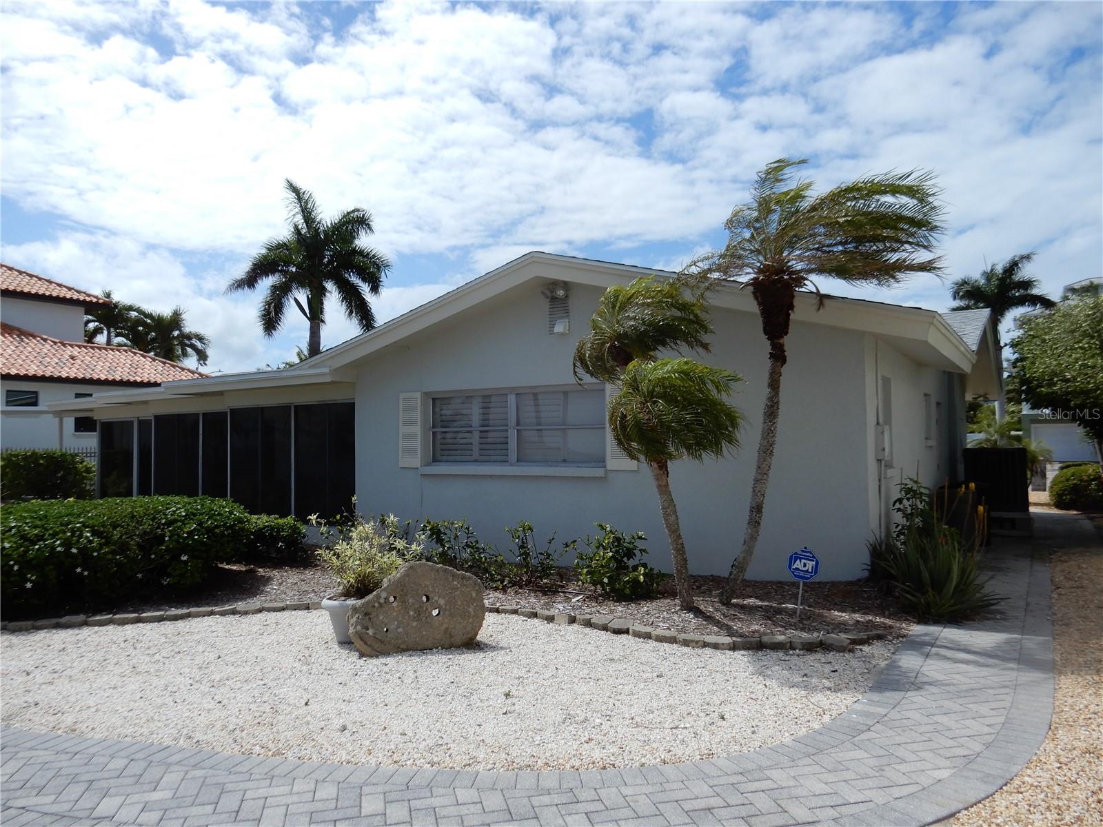 Image 7 of 26 For 337 1st Street W