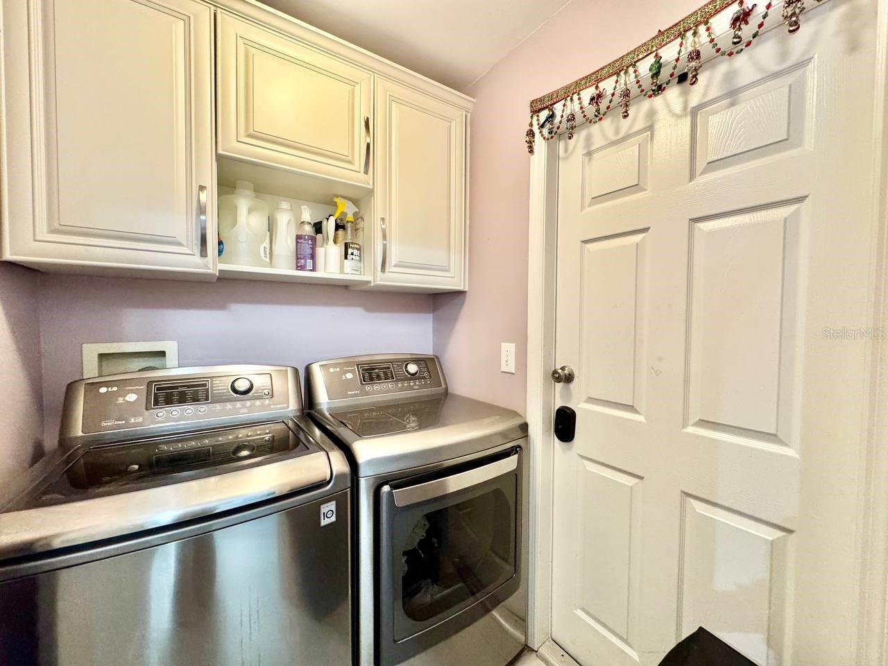 Image 18 of 68 For 13035 Royal George Avenue