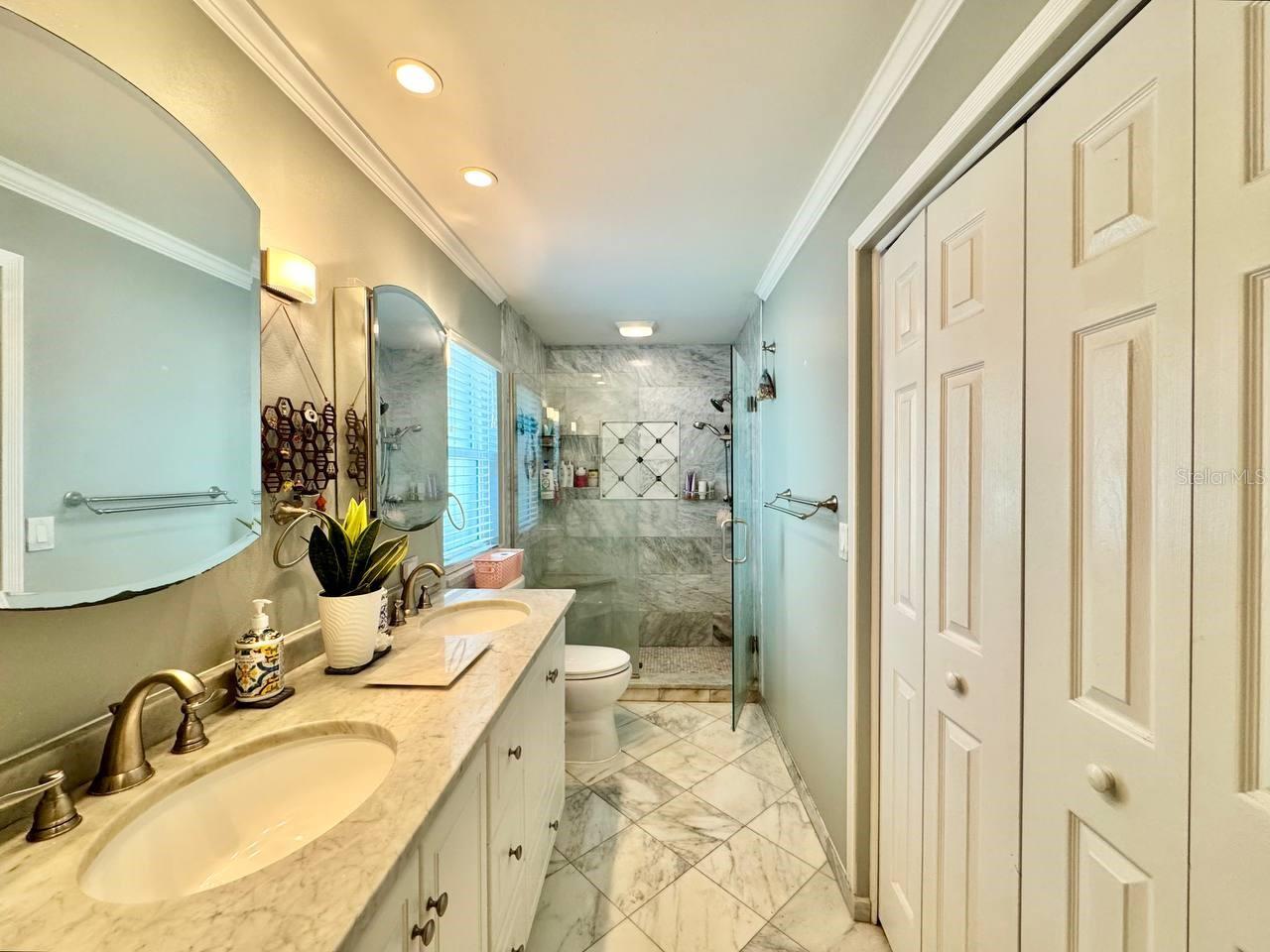 Image 32 of 68 For 13035 Royal George Avenue