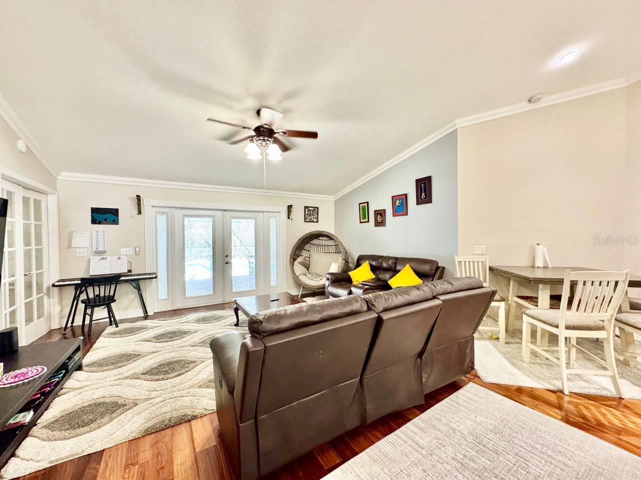 Image 7 of 68 For 13035 Royal George Avenue