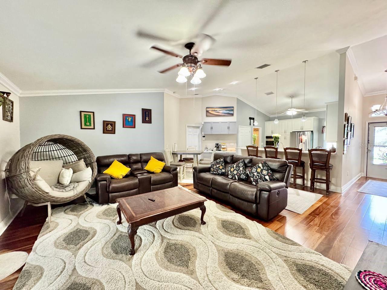 Image 8 of 68 For 13035 Royal George Avenue