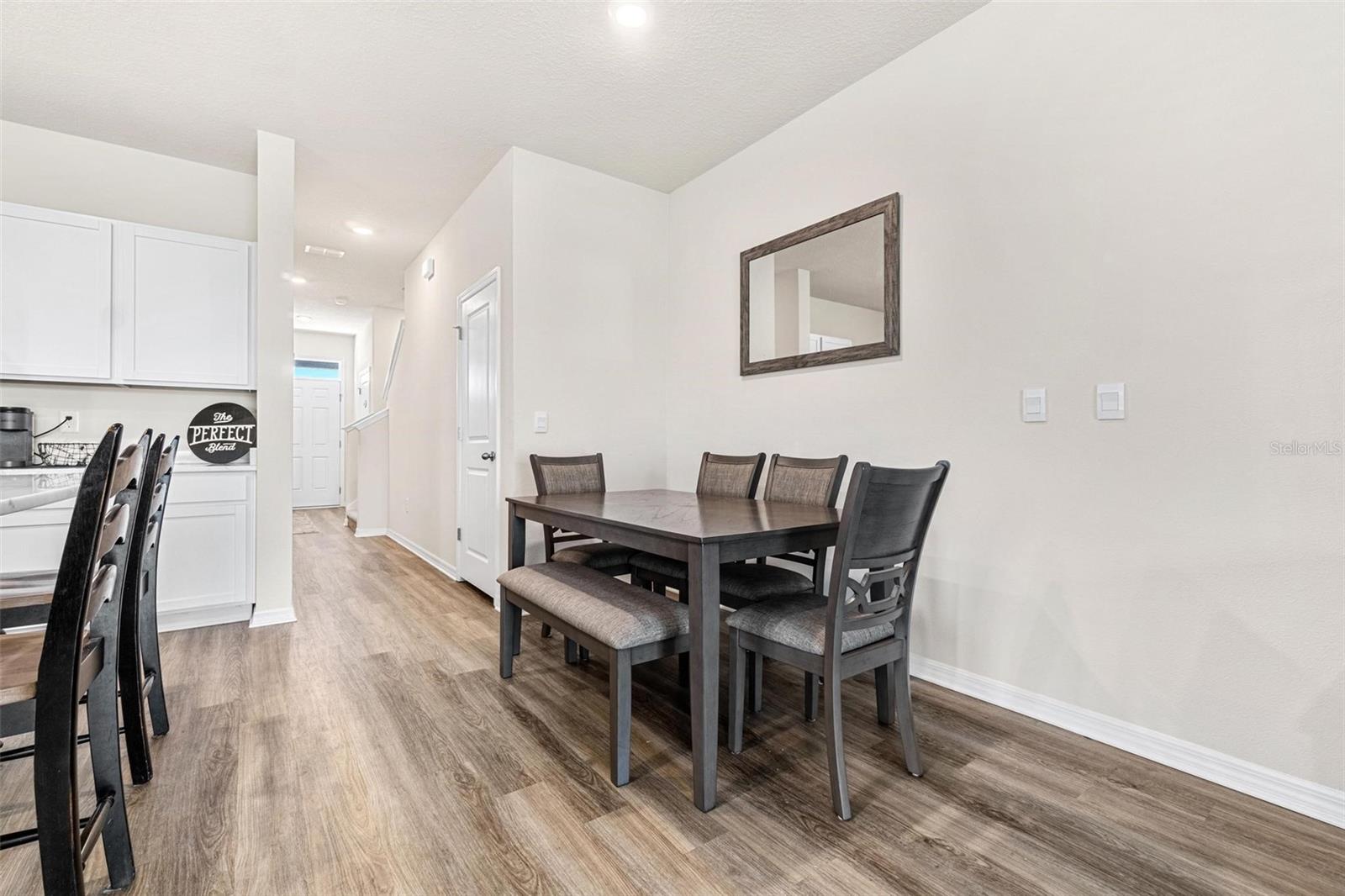 Image 11 of 35 For 829 Horizon Way