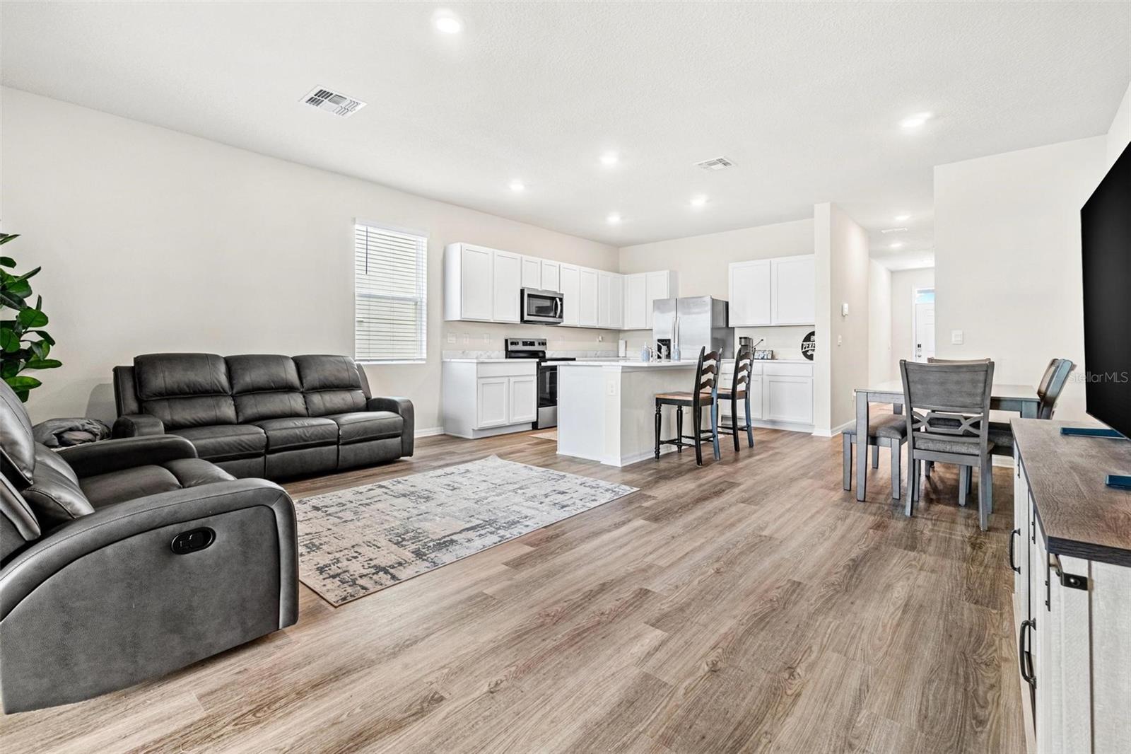 Image 12 of 35 For 829 Horizon Way