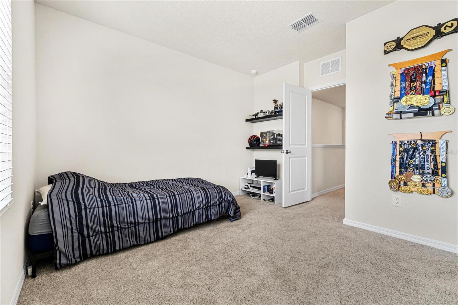 Image 27 of 35 For 829 Horizon Way