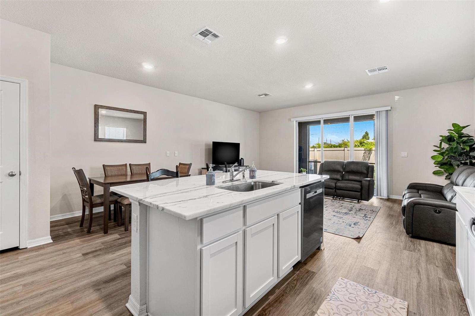 Image 8 of 35 For 829 Horizon Way