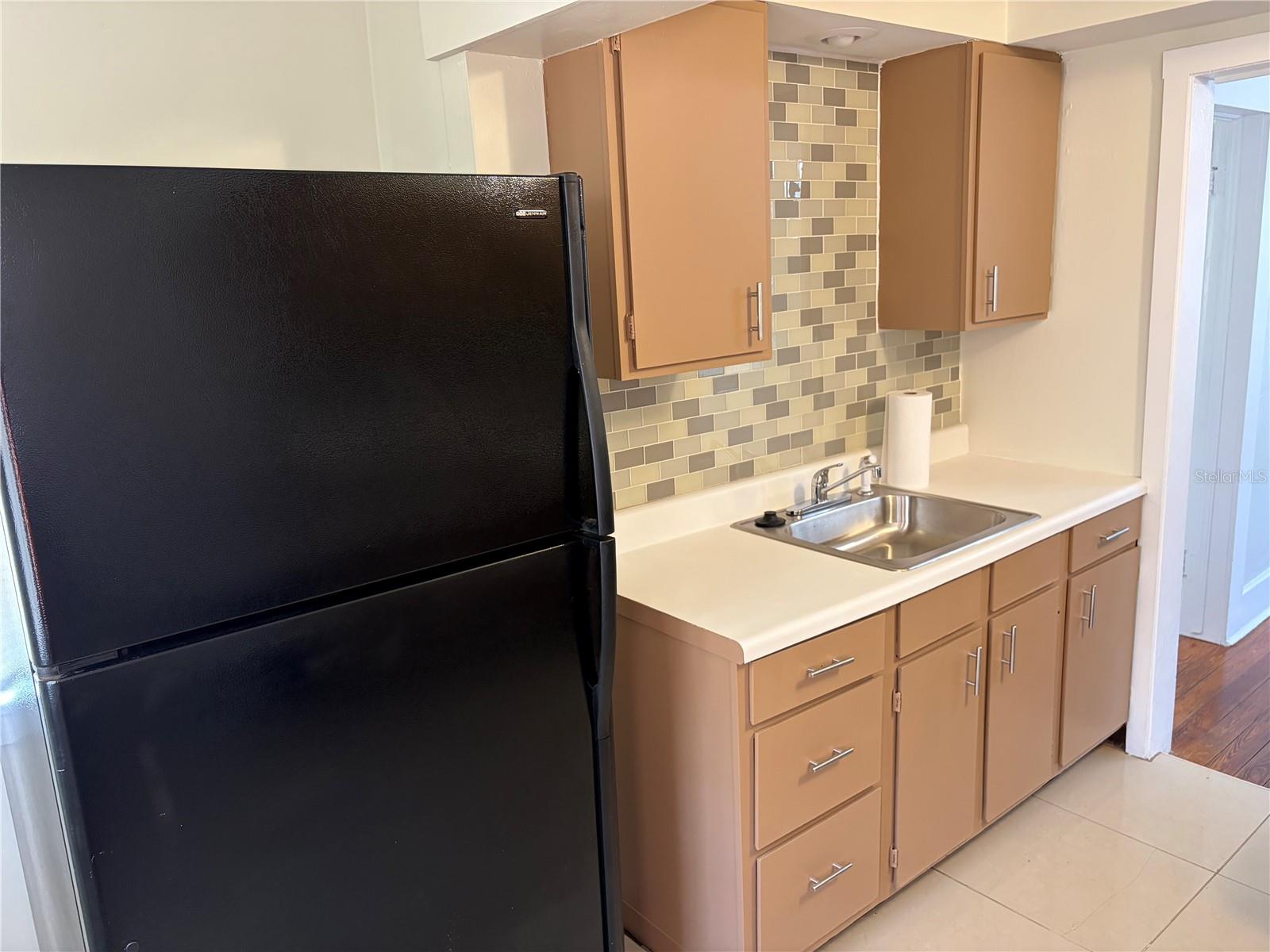 Listing photo id 5 for 3844 Burlington Avenue N