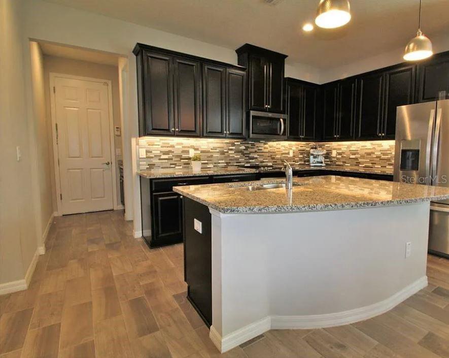 Image 15 of 49 For 1049 Multiflora Loop