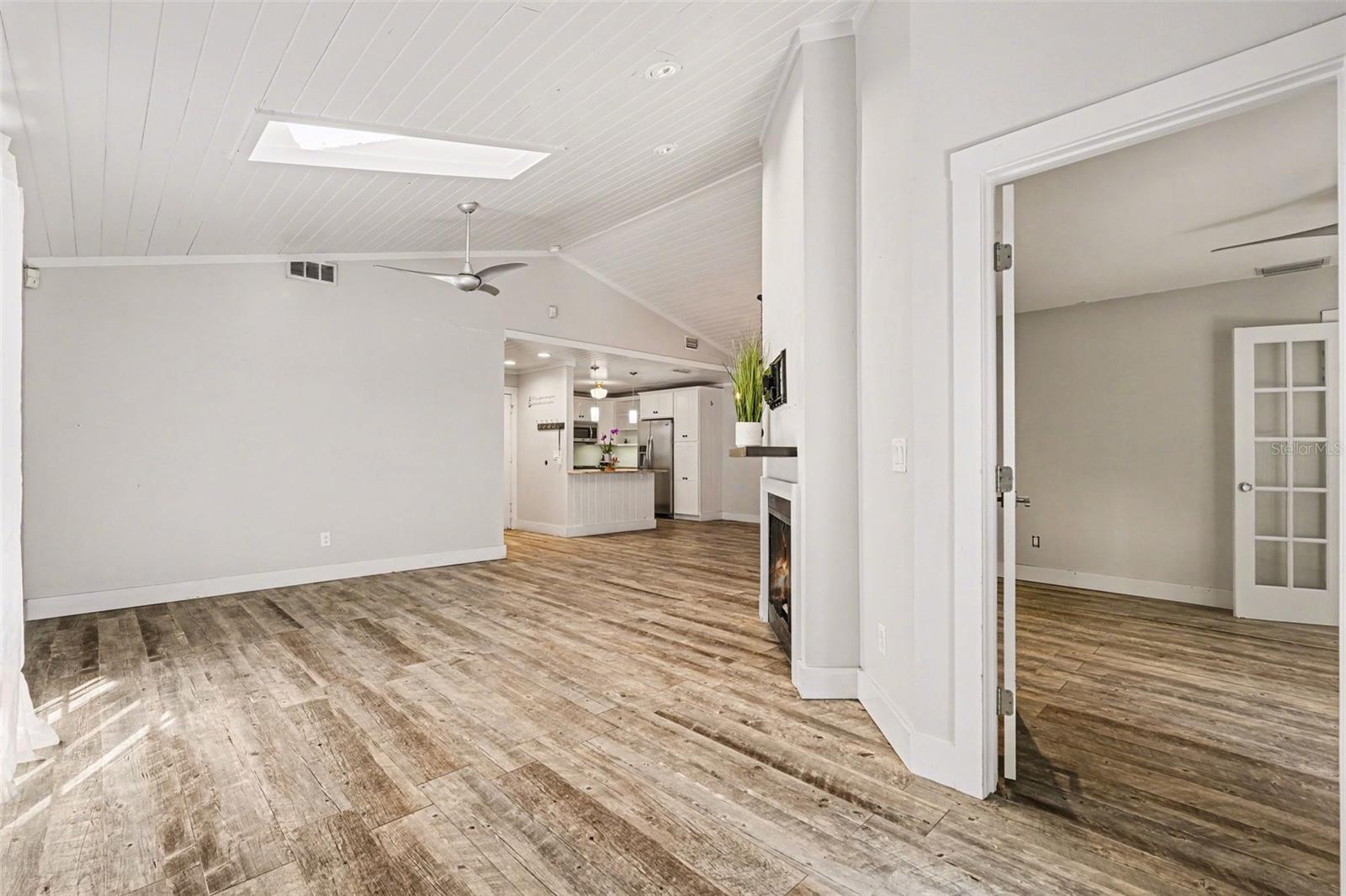 Image 15 of 31 For 13803 Lazy Oak Drive