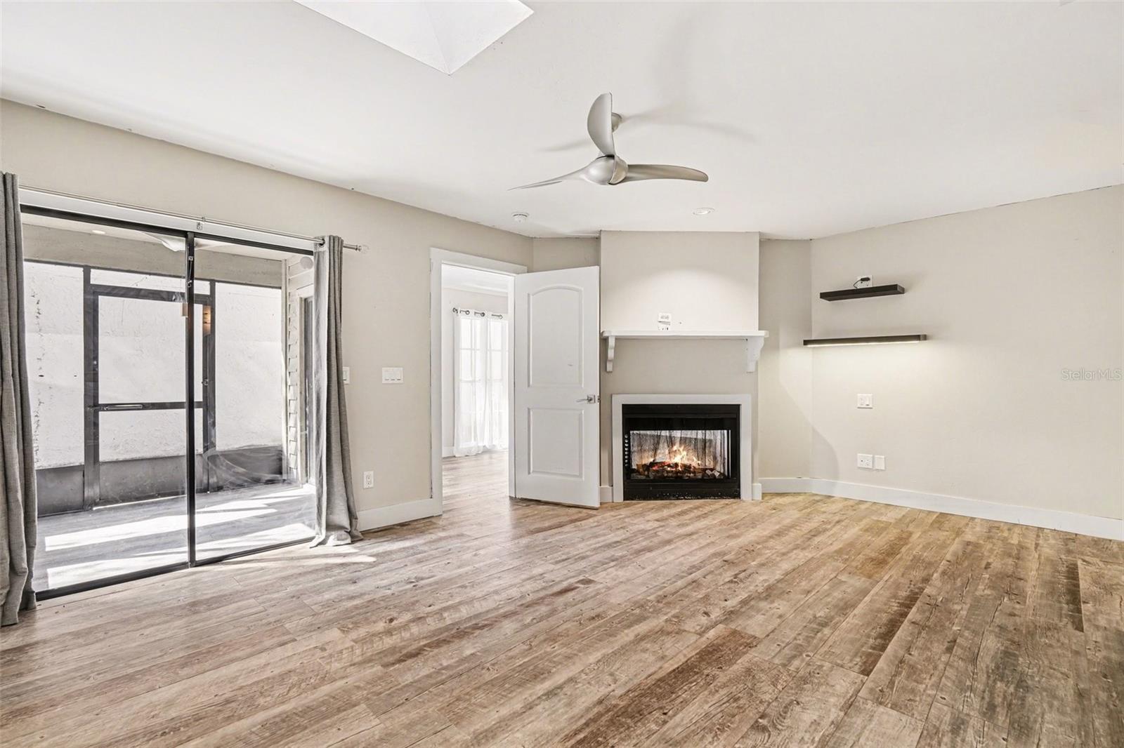 Image 17 of 31 For 13803 Lazy Oak Drive