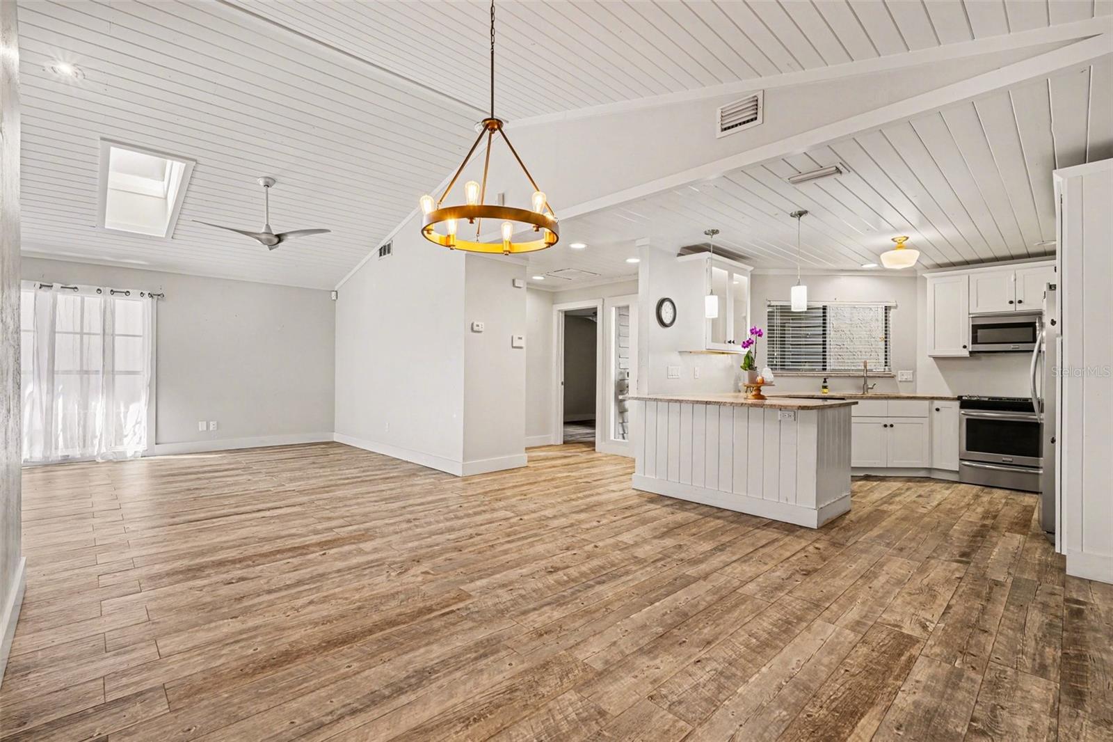 Image 6 of 31 For 13803 Lazy Oak Drive