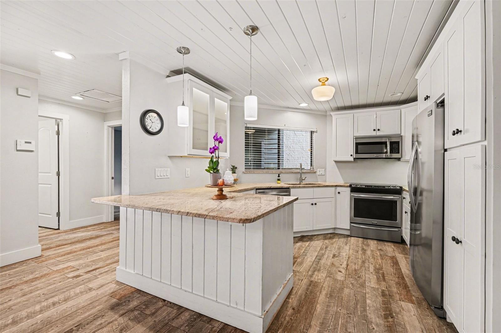 Image 7 of 31 For 13803 Lazy Oak Drive