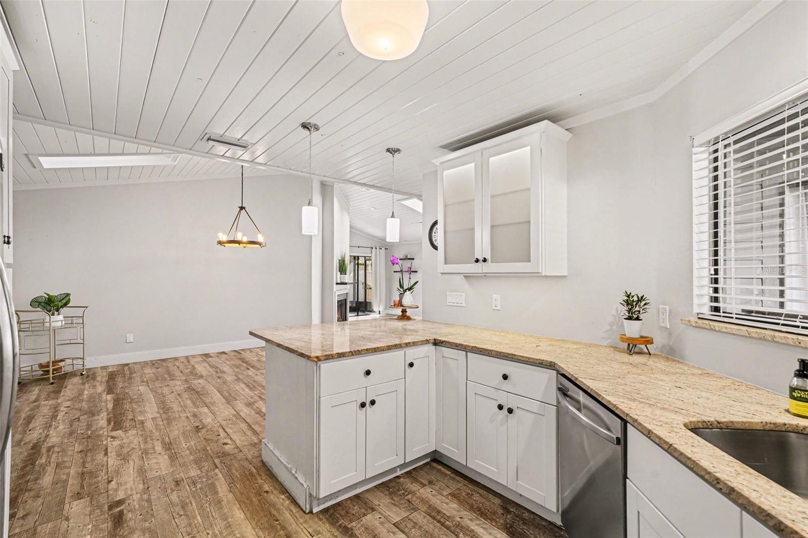 Image 9 of 31 For 13803 Lazy Oak Drive