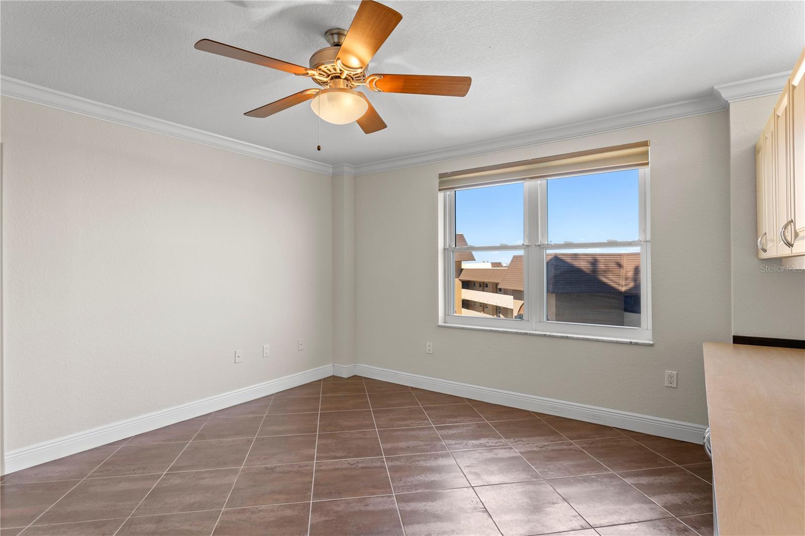 Image 21 of 53 For 5200 Brittany Drive S 4-1102