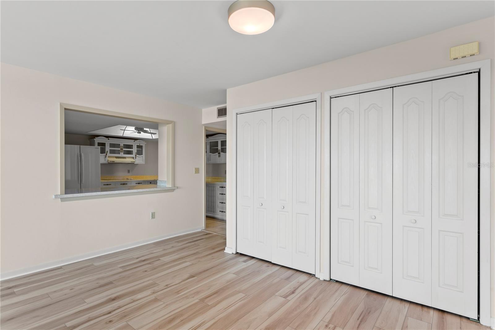 Image 29 of 53 For 5200 Brittany Drive S 4-1102