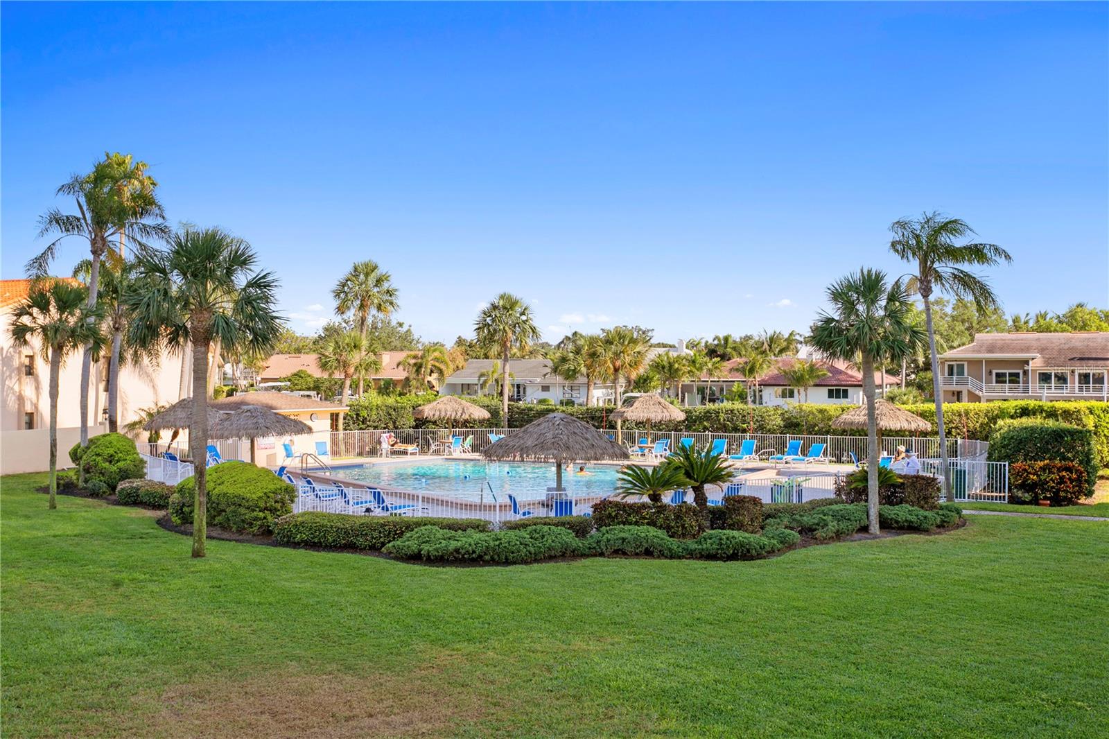 Image 42 of 53 For 5200 Brittany Drive S 4-1102