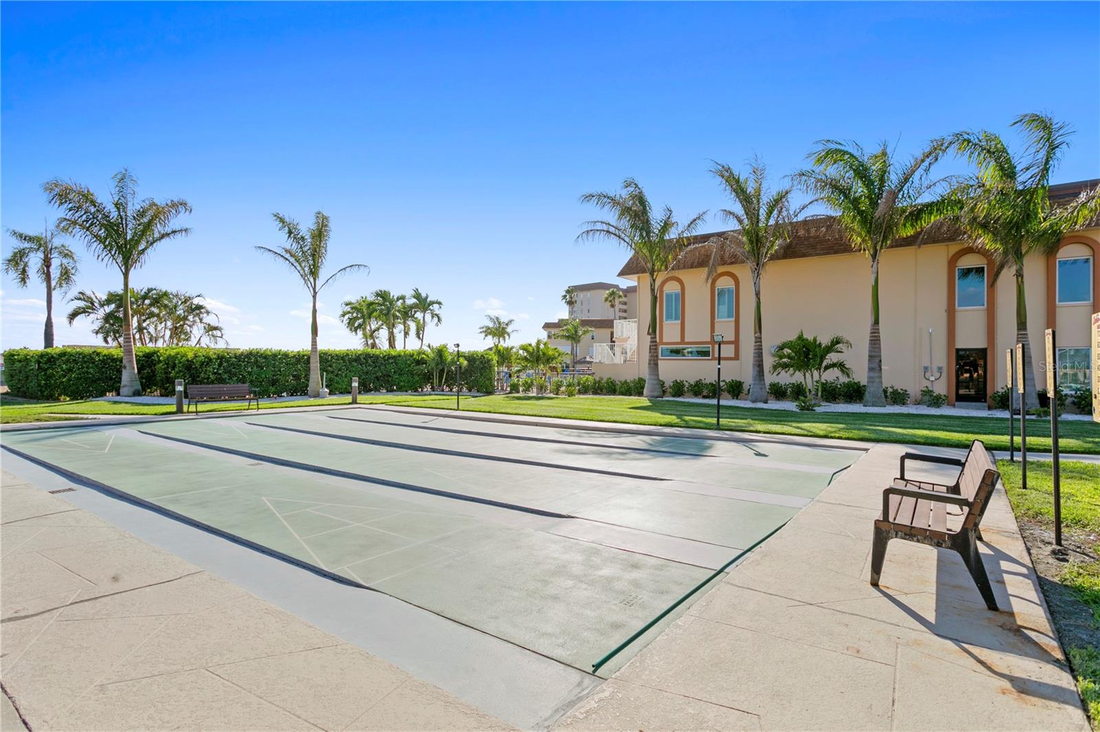 Image 47 of 53 For 5200 Brittany Drive S 4-1102