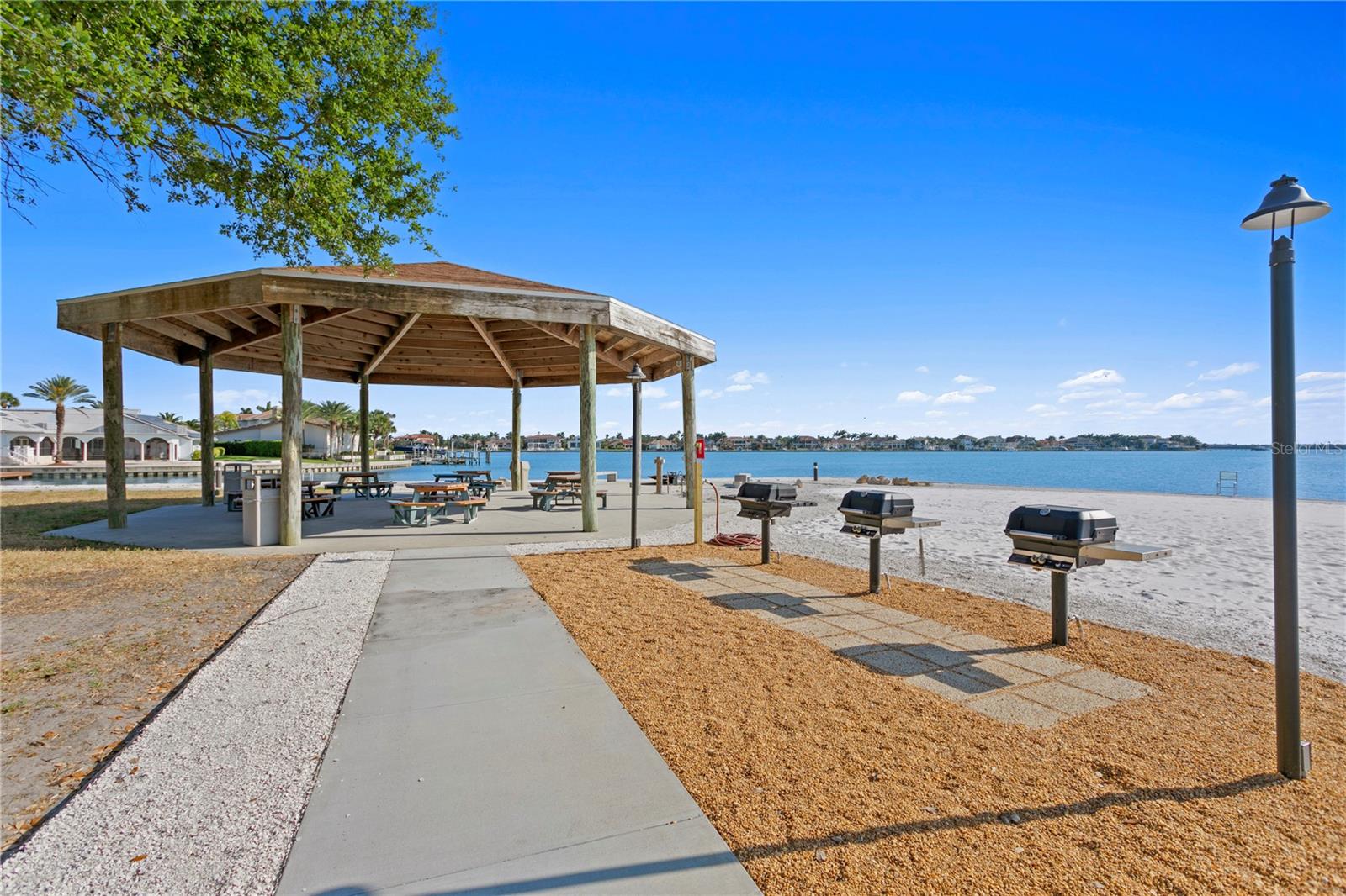 Image 49 of 53 For 5200 Brittany Drive S 4-1102