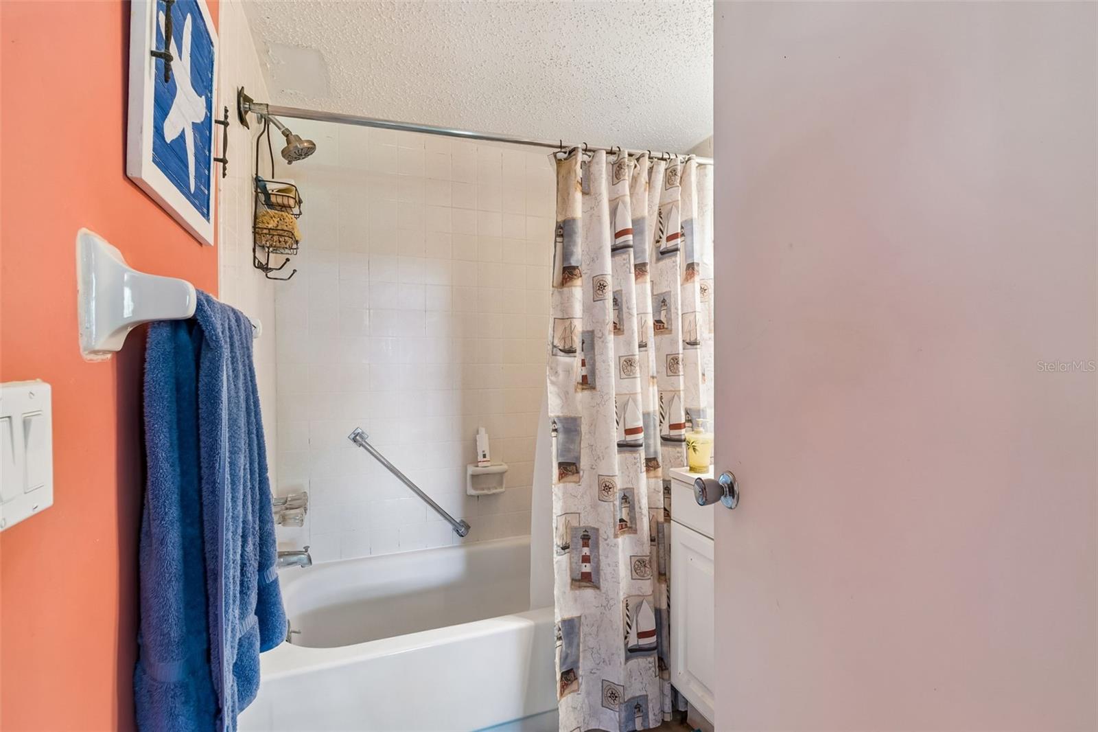 Image 23 of 53 For 865 Virginia Court 108