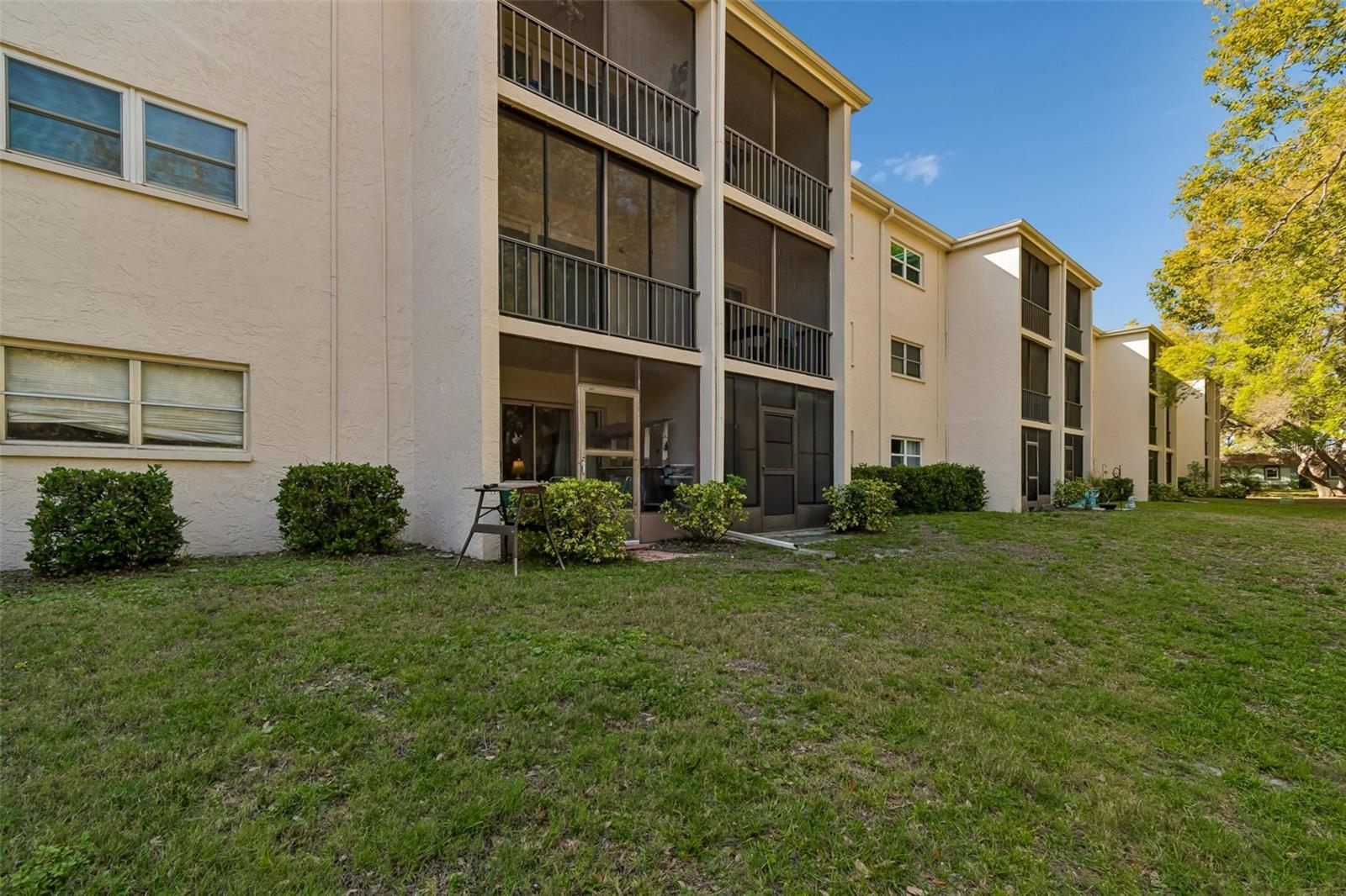 Image 35 of 53 For 865 Virginia Court 108