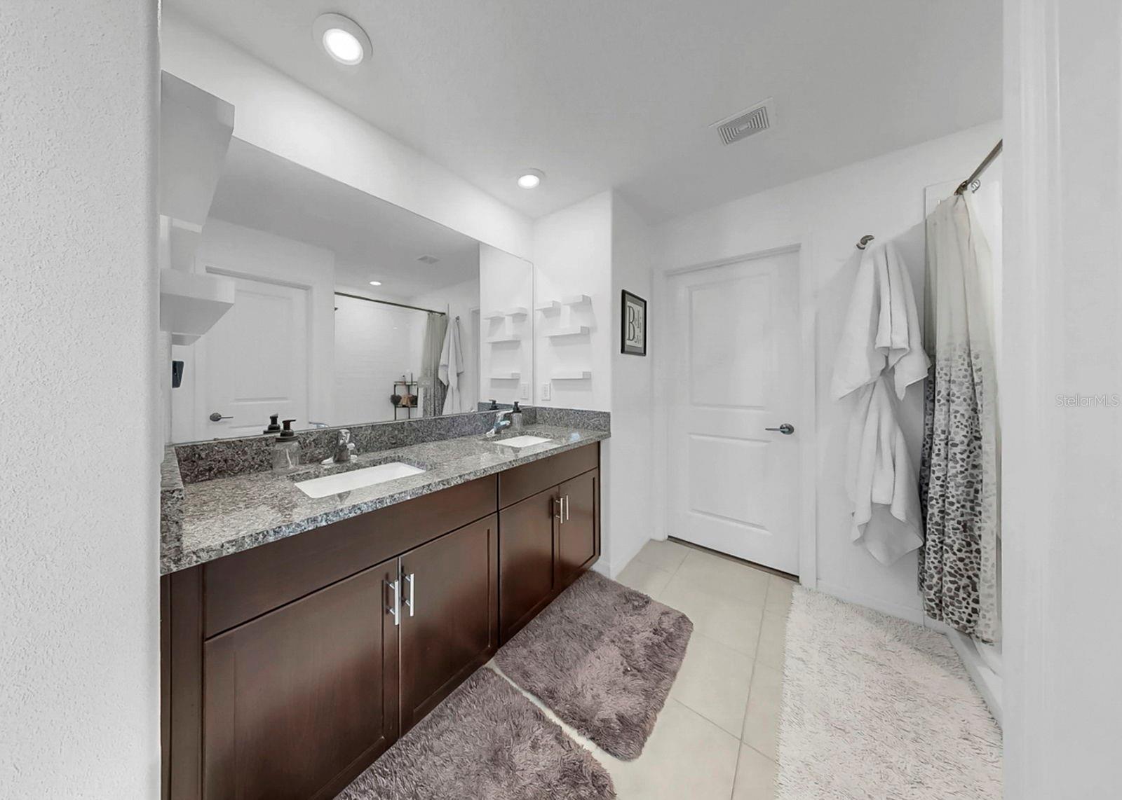 Image 34 of 67 For 13249 Great Plains Drive