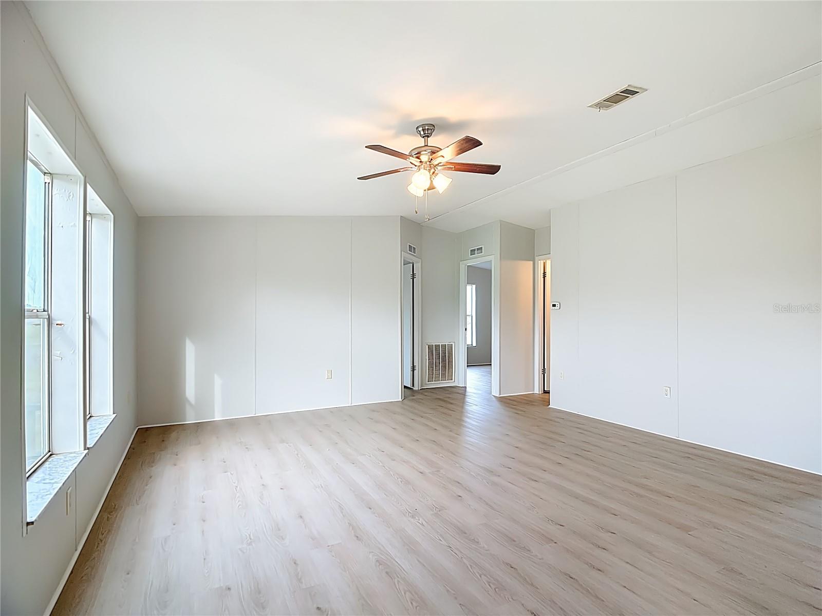 Image 4 of 33 For 4433 Roundup Drive