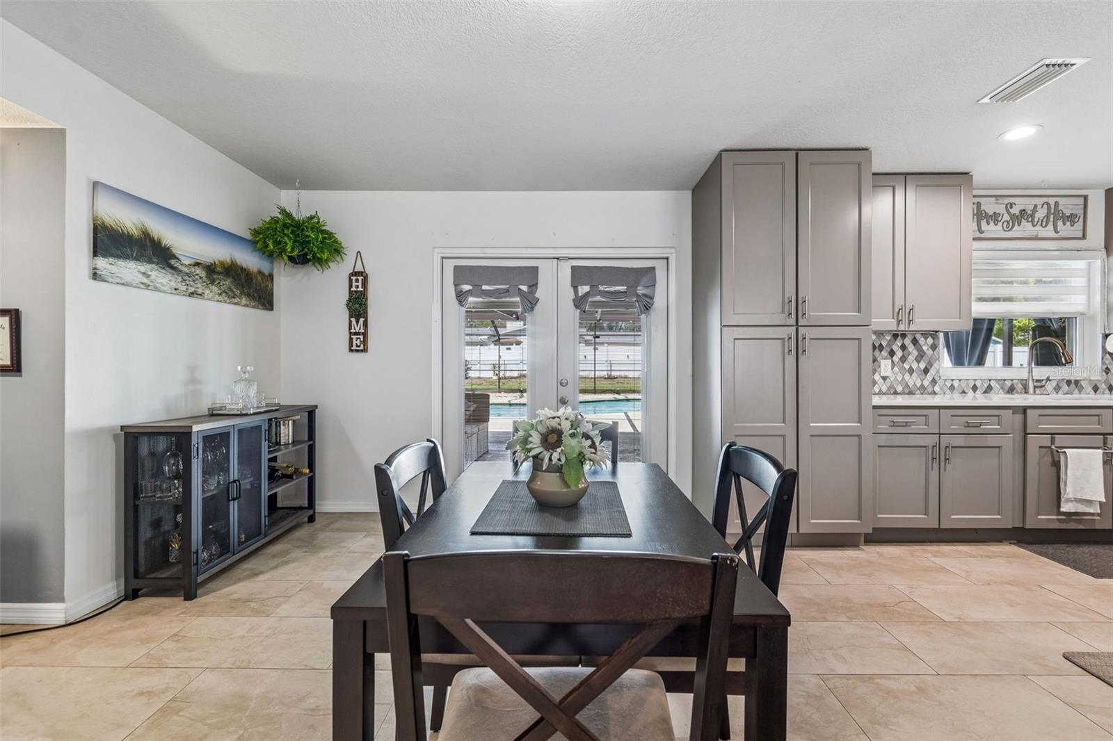 Image 13 of 62 For 530 Julie Lane