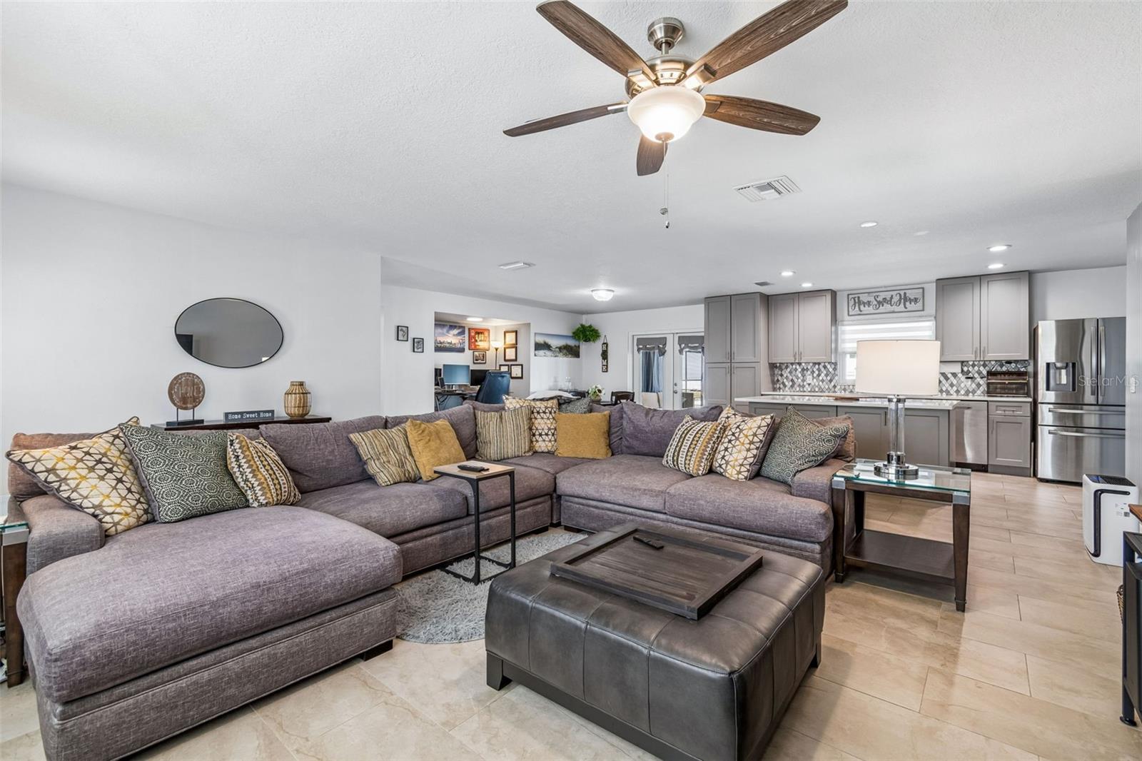 Image 17 of 62 For 530 Julie Lane