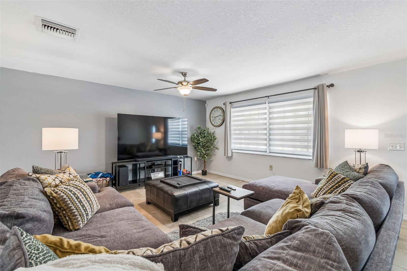 Image 18 of 62 For 530 Julie Lane