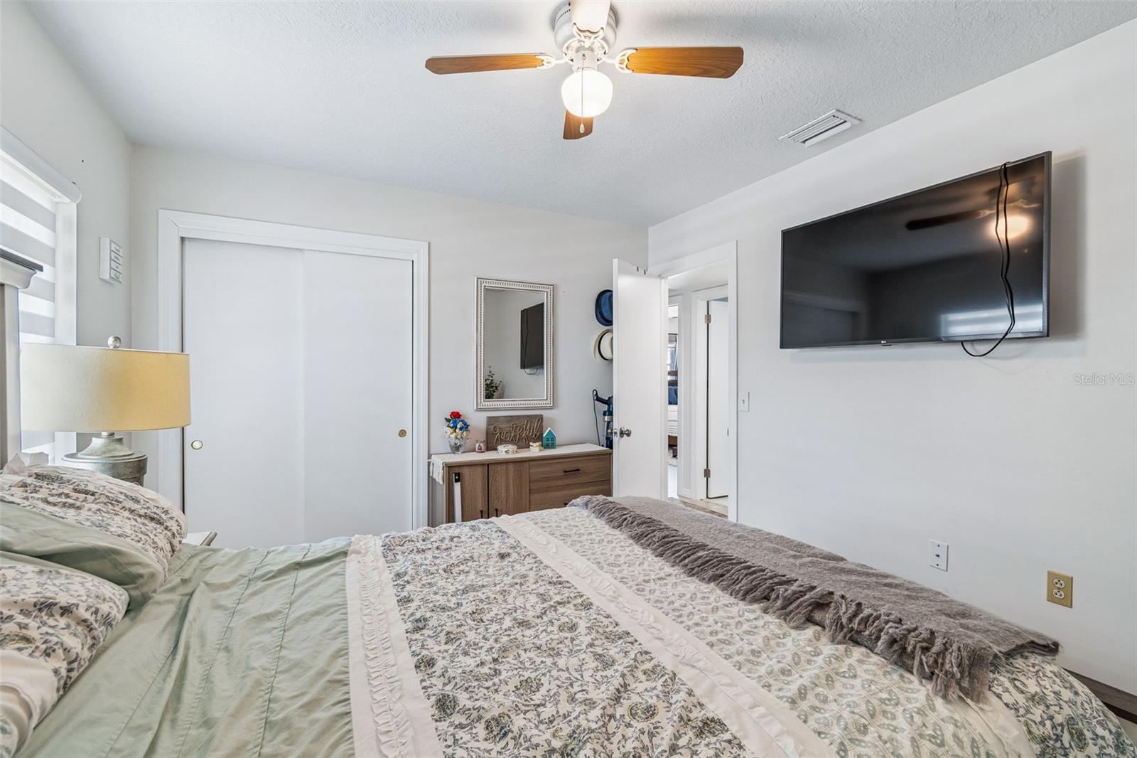 Image 27 of 62 For 530 Julie Lane