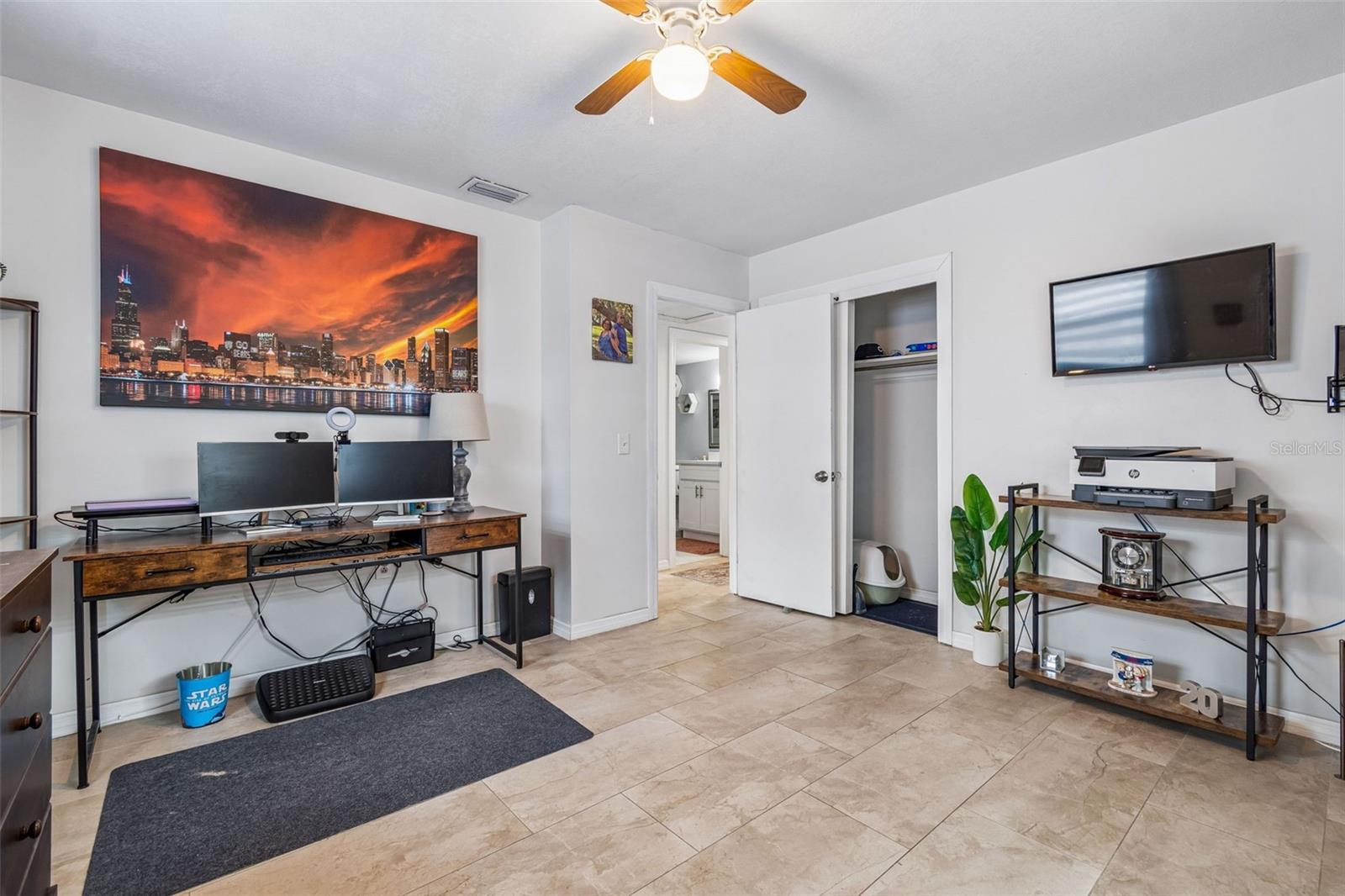 Image 28 of 62 For 530 Julie Lane